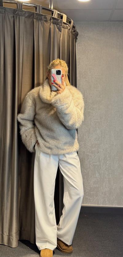 KOL DETAYLI KÜRK SWEAT TAŞ