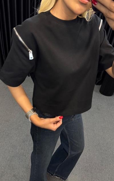 KOLLARI FERMUARLI BASİC TSHİRT SİYAH