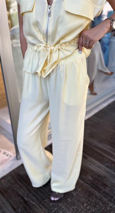 KOLSUZ FERMUARLI BELDEN BÜZGÜLÜ YELEK PANTOLON TAKIM SARI