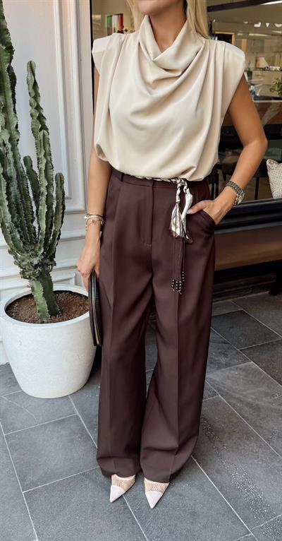 KREM SATEN DEGAJE YAKA KOLSUZ VATKALI BLUZ