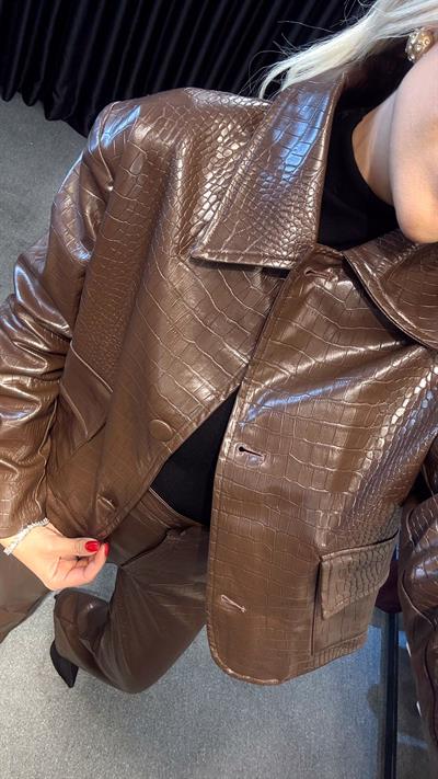 KROKODİL DESEN DERİ CEKET PANTOLON TAKIM KAHVE