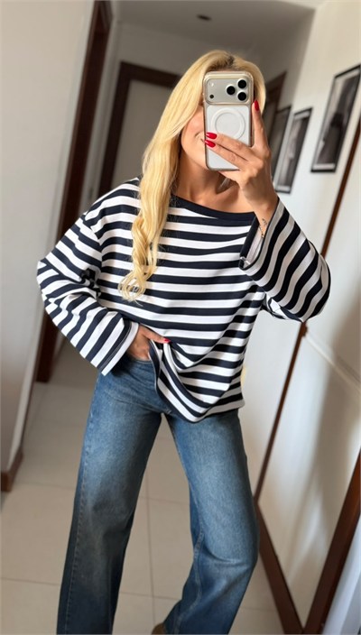 LACİVERT ÇİZGİLİ KAYIK YAKA BLUZ