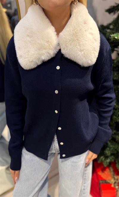 LACİVERT PELUŞ YAKA DETAYLI HIRKA