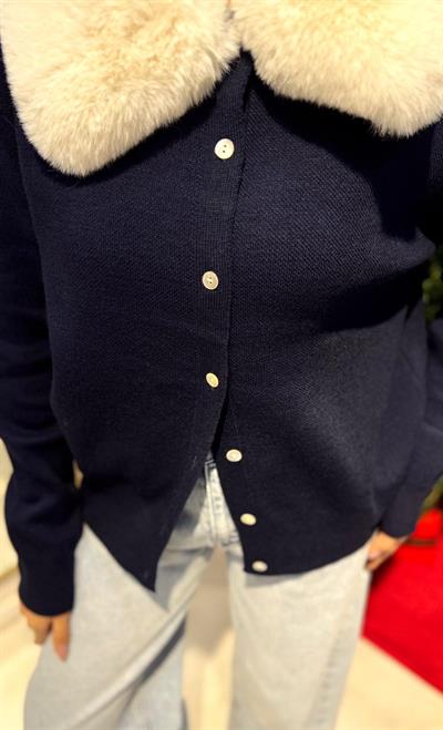 LACİVERT PELUŞ YAKA DETAYLI HIRKA