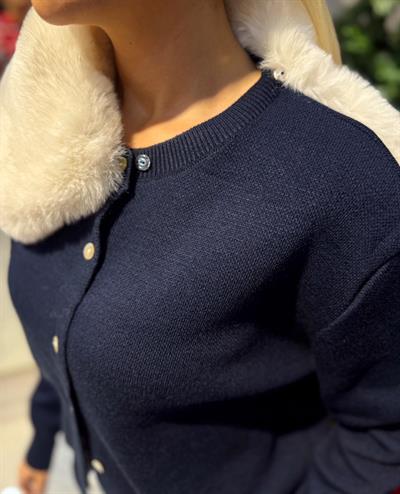LACİVERT PELUŞ YAKA DETAYLI HIRKA