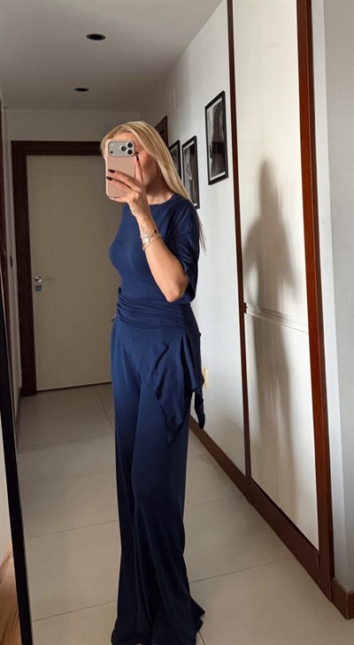 LACİVERT RİBANA YANI BÜZGÜLÜ TSHİRT BELİ LASTİKLİ PANTOLON TAKIM