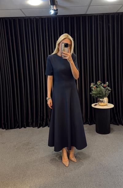 MARKA MODEL BELDEN OTURMALI ÇAN ELBİSE LACİVERT