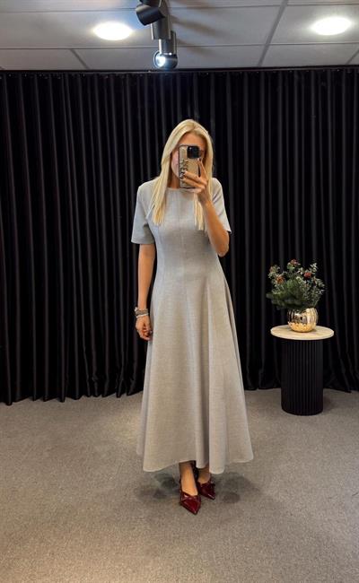 MARKA MODEL BELDEN OTURMALI ÇAN ELBİSE GRİ