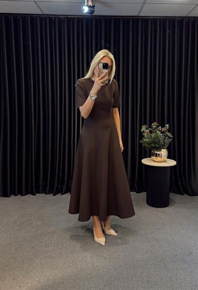 MARKA MODEL BELDEN OTURMALI ÇAN ELBİSE KAHVE