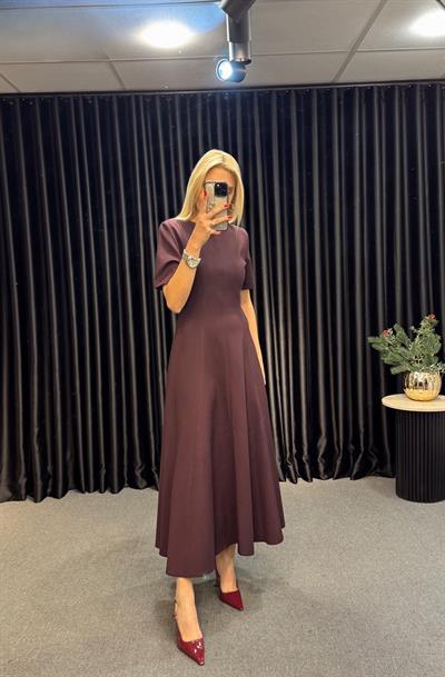 MARKA MODEL BELDEN OTURMALI ÇAN ELBİSE BORDO