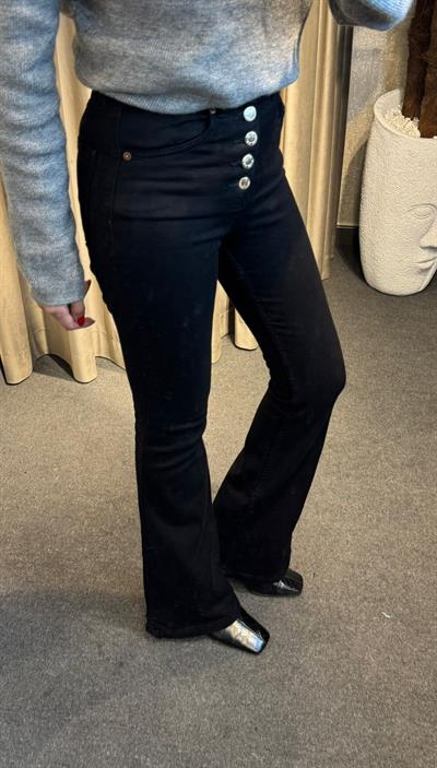 MARKA MODEL DÜĞMELİ İSPANYOL PAÇA JEAN SİYAH