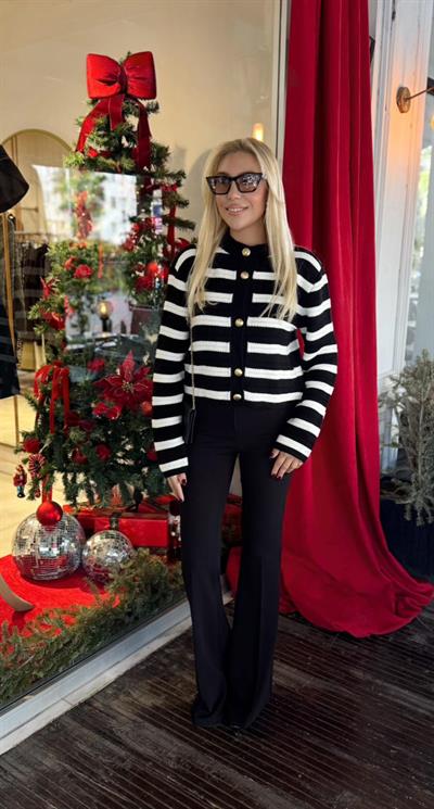 MARKA MODEL MASSİ ÇİZGİLİ GOLD DÜĞMELİ HIRKA - SİYAH - STD