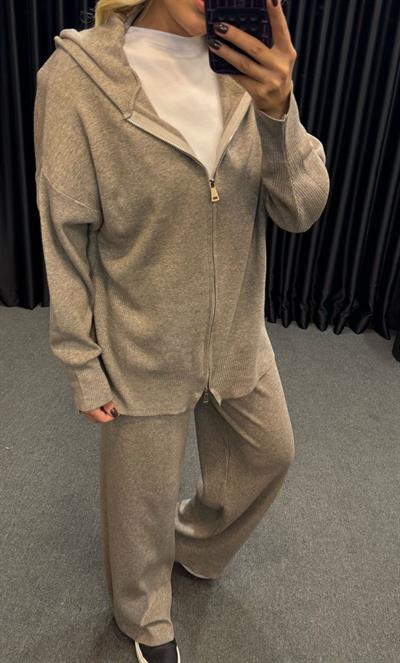 MARKA MODEL OYSH ÇİFT FERMUARLI CEKET PANTOLON TRİKO TAKIM VİZON