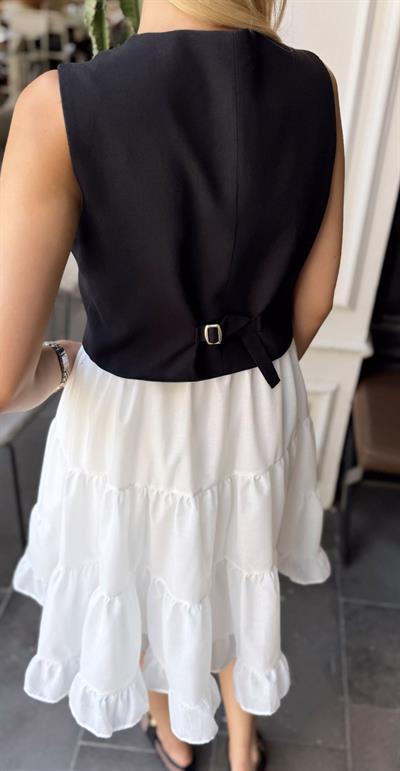 MARKA MODEL SNDR SİYAH BEYAZ ELBİSE