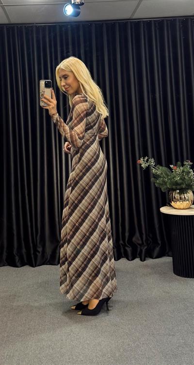 MARKA MODEL ZR TÜL DETAYLI ELBİSE MİX