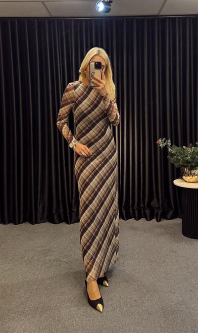 MARKA MODEL ZR TÜL DETAYLI ELBİSE MİX