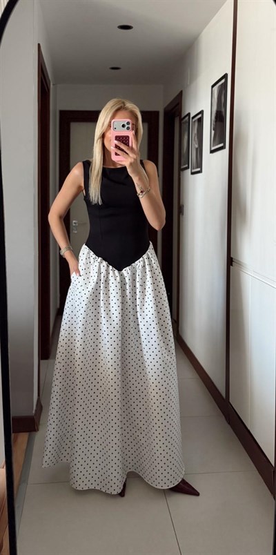 MAXİ PUANTİYELİ BELDEN OTURTMALI ELBİSE