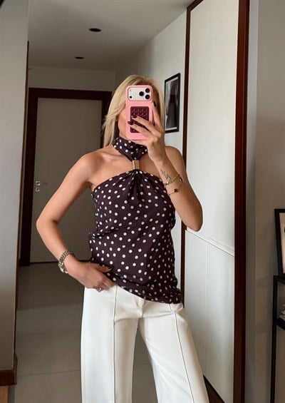 MÜRDÜM GOLD AKSESUARLI PUANTİYELİ BLUZ