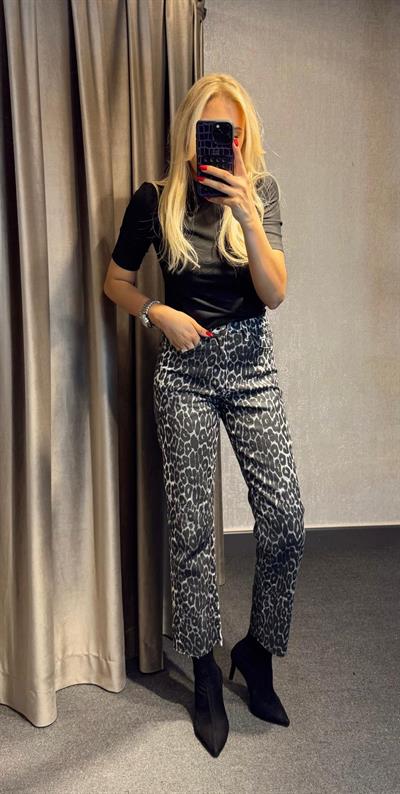 ORJ MARKA ETİKETLİ KARTLI LEOPAR BOYFİT JEAN GRİ