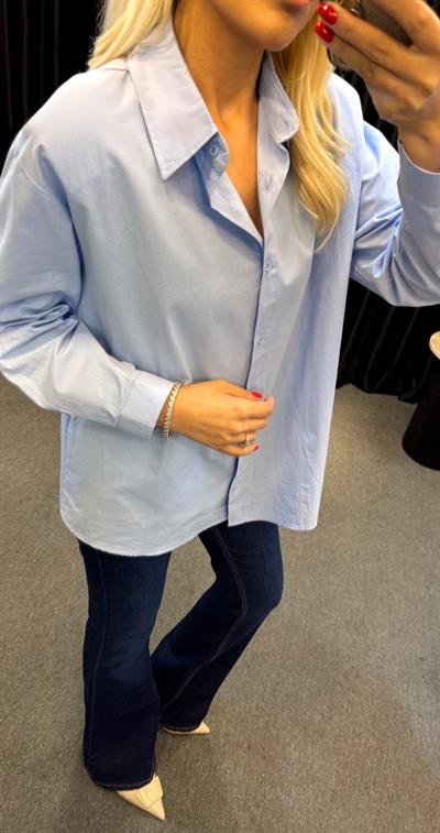 ORJ MARKA ETİKETLİ MASSİ VATKALI GÖMLEK MAVİ