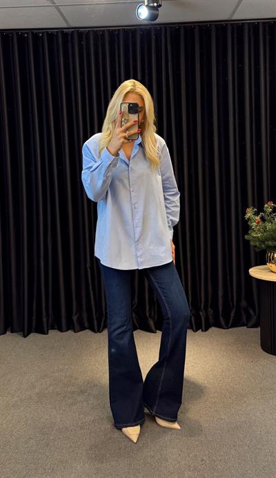 ORJ MARKA ETİKETLİ MASSİ VATKALI GÖMLEK MAVİ