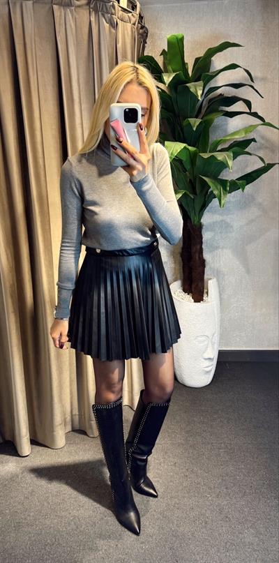 ORJ MARKA ZR SUNİ DERİ PİLİSELİ MİNİ ŞORT ETEK SİYAH