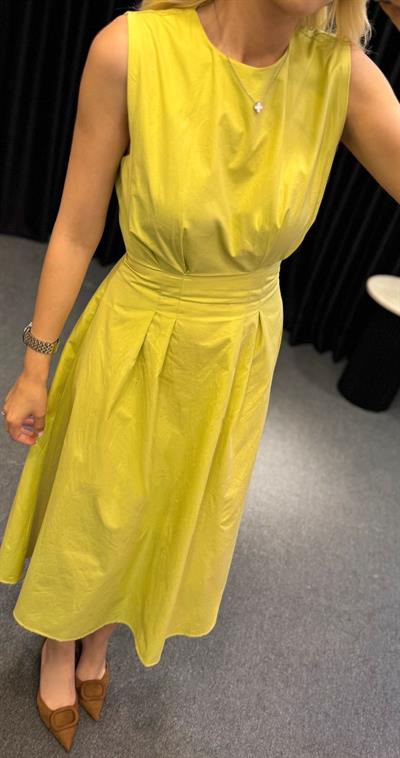 PENS DETAYLI BELDEN OTURTMALI KETEN ELBİSE YEŞİL