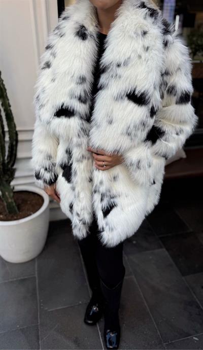 PREMİUM KALİTE DESENLİ KÜRK KABAN