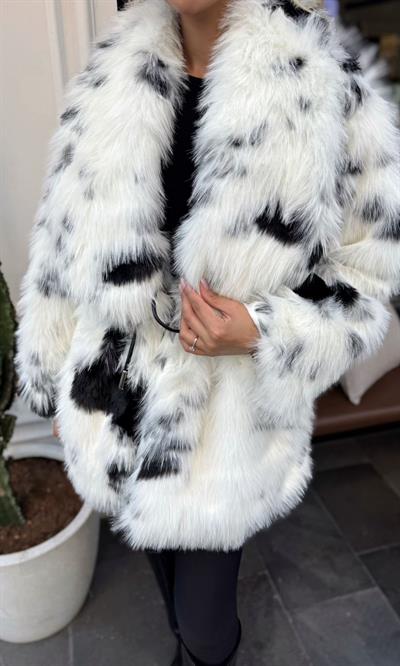 PREMİUM KALİTE DESENLİ KÜRK KABAN