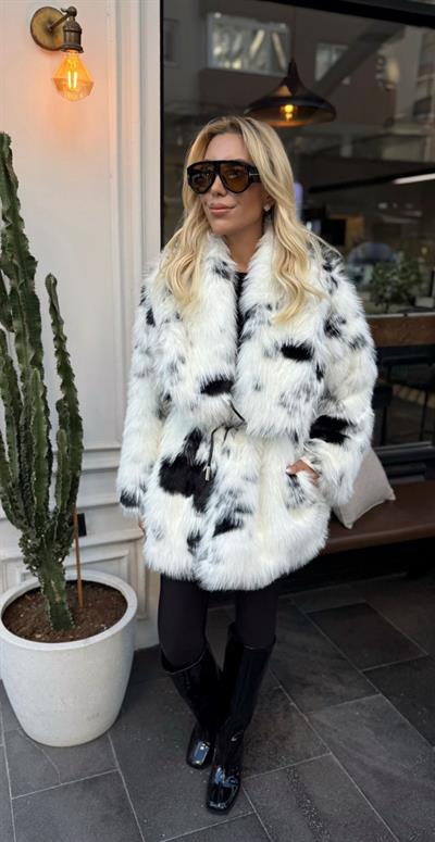 PREMİUM KALİTE DESENLİ KÜRK KABAN