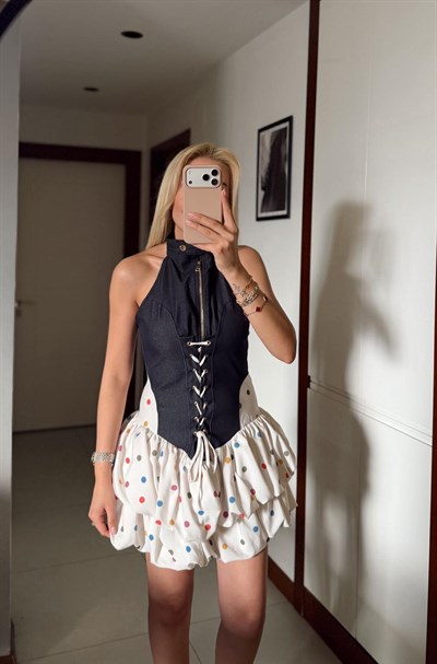 RENKLİ KORSE DETAYLI KAT KAT ETEKLİ ELBİSE