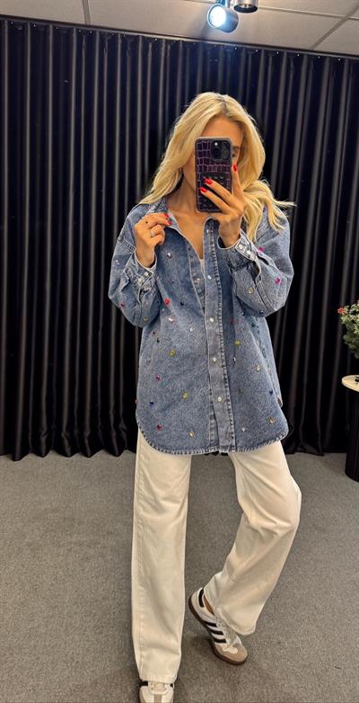 RENKLİ TAŞ BASKILI DENİM GÖMLEK MAVİ