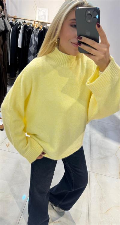 SARI BOĞAZLI YARASA KOL TRİKO KAZAK