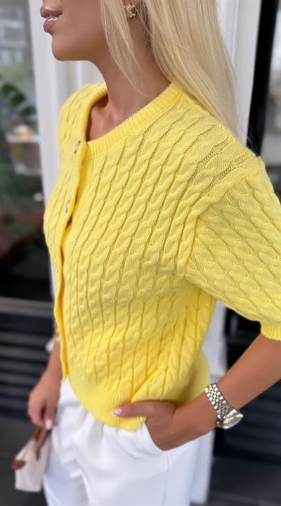 SARI GOLD DÜĞMELİ SAÇ ÖRGÜ TRİKO HIRKA