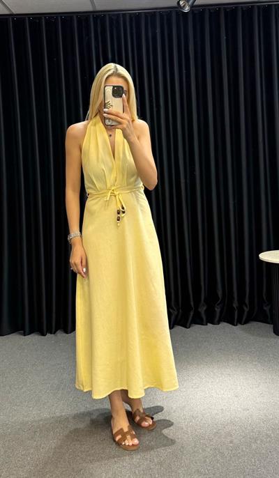 SIRT DEKOLTELİ BOYUN BAĞLAMALI BONCUK DETAYLI ELBİSE SARI