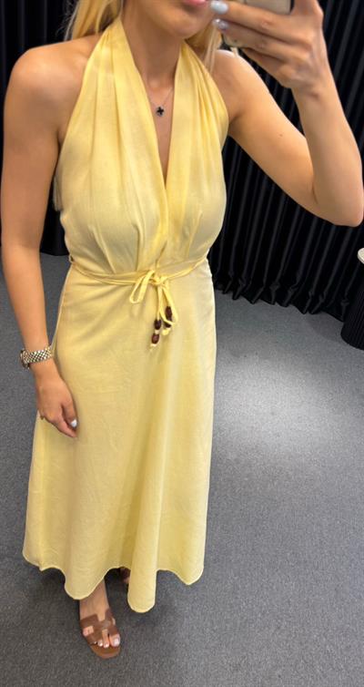 SIRT DEKOLTELİ BOYUN BAĞLAMALI BONCUK DETAYLI ELBİSE SARI