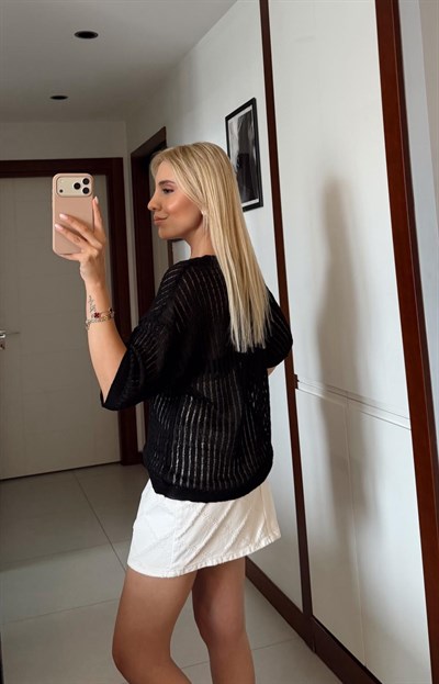 SİYAH AJURLU TRANSPARAN KISA KOL BLUZ