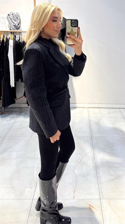 SİYAH ÇİZGİLİ KEMERLİ BLAZER CEKET