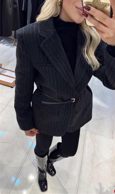 SİYAH ÇİZGİLİ KEMERLİ BLAZER CEKET