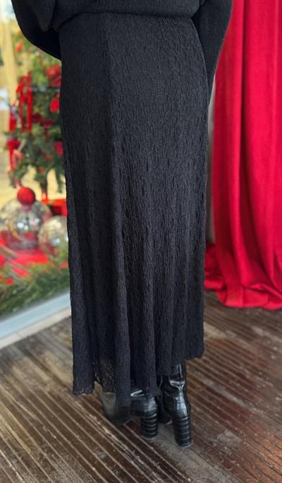 SİYAH DANTEL DETAY ASTARLI MİDİ ETEK