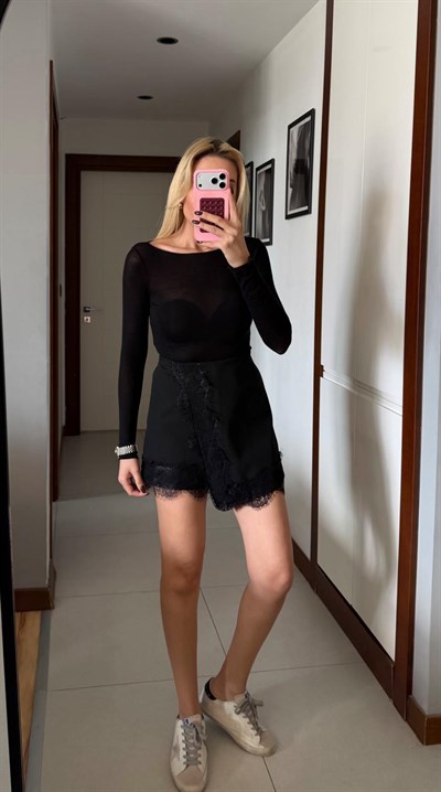 SİYAH DANTEL DETAYLI ŞORT ETEK