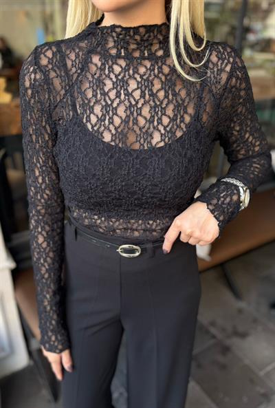SİYAH DİK YAKA DANTEL BLUZ