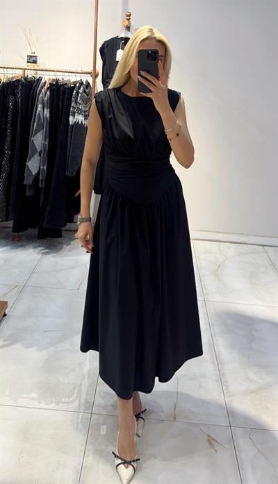 SİYAH DRAPELİ BEL DETAYLI ELBİSE