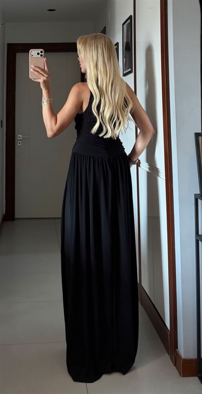 SİYAH DRAPELİ HALTER YAKA ELBİSE