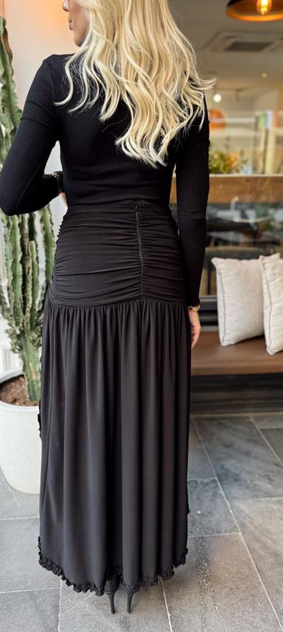 SİYAH DRAPELİ YIRTMAÇLI TASARIM ETEK