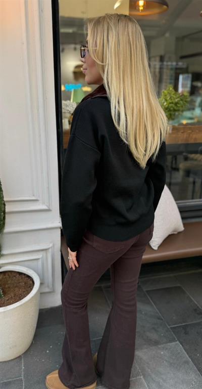 SİYAH DÜĞMELİ ÇIKARILABİLİR KÜRK YAKALI HIRKA