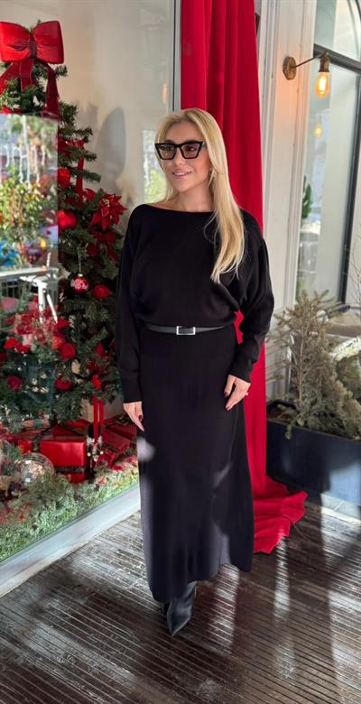 SİYAH İNCE DERİ KEMERLİ TRİKO ELBİSE