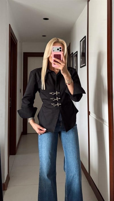 SİYAH KANCA DETAY TASARIM GÖMLEK