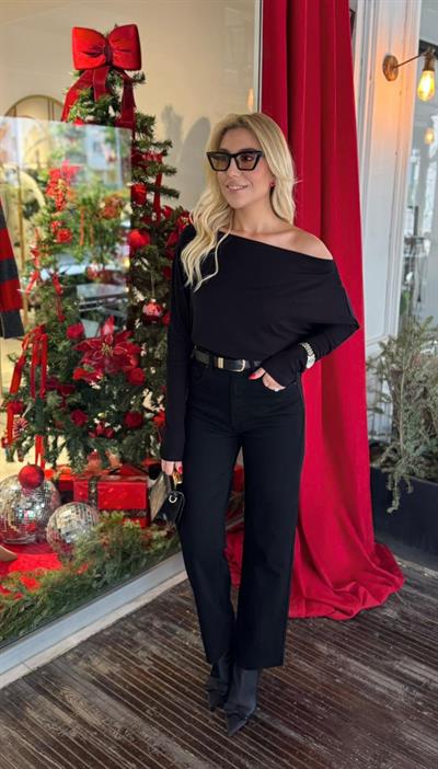 SİYAH KEMERLİ KESİK PAÇA STRAİGHT JEAN