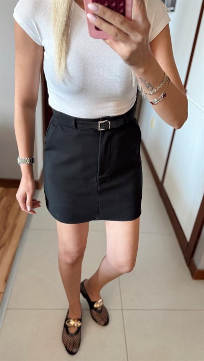 SİYAH KEMERLİ ŞORT ETEK 